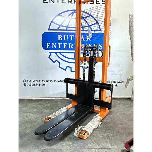 2 Ton Manual Pallet Stacker 5.25ft height