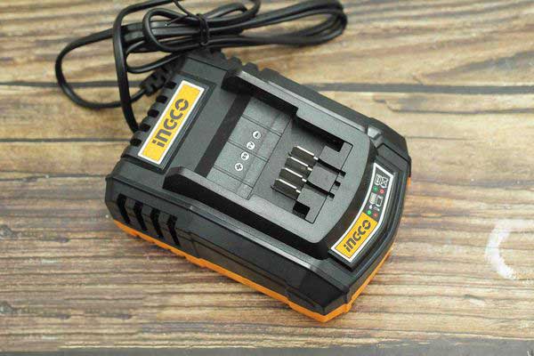 INGCO 2A Fast Intelligent Charger FCLI2001