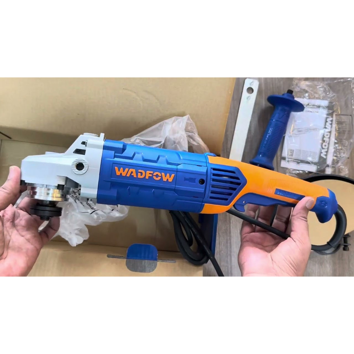 WADFOW 2000w Angle Grinder 9" WAG852001