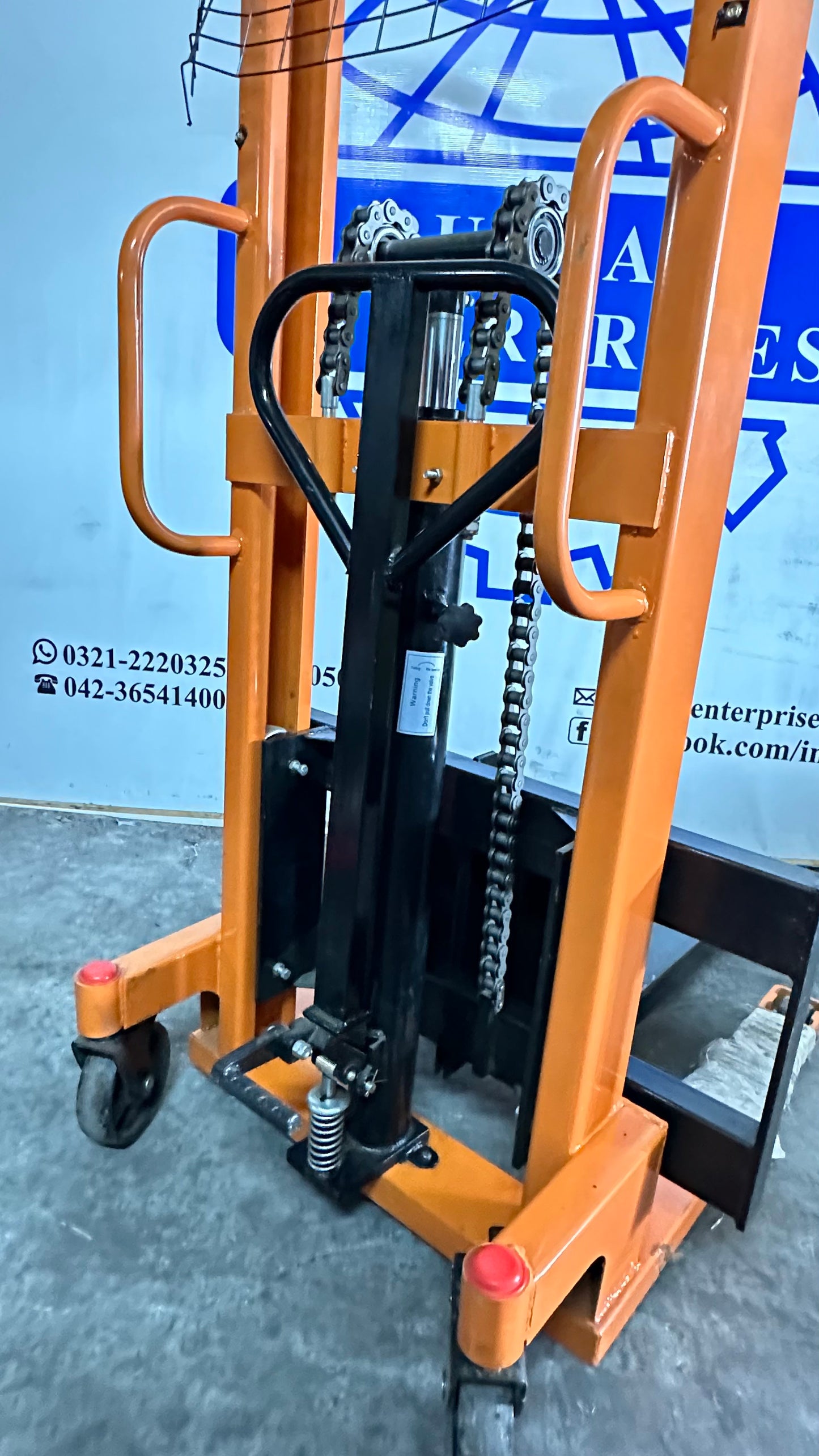 2 Ton Manual Pallet Stacker 5.25ft height